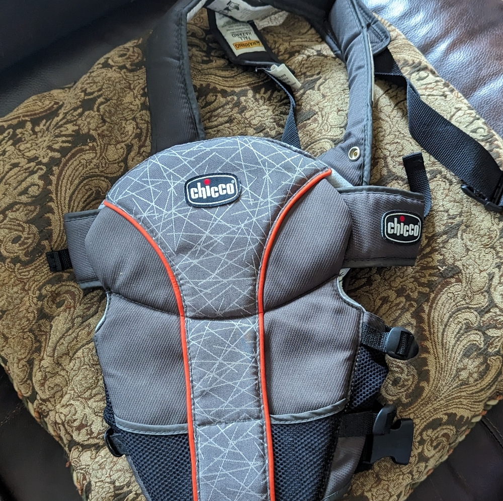 Kid Carryer can put the pack on the back or in front